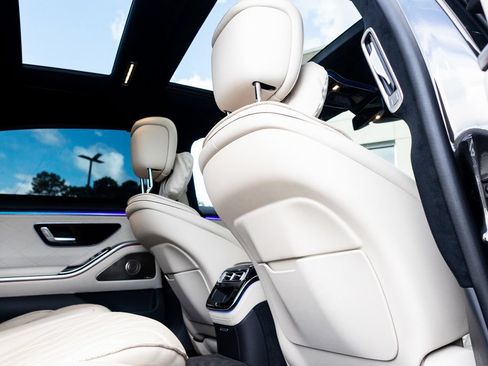 Used 2021 Mercedes-Benz S 580 4MATIC Sedan w/ AMG Line image 52