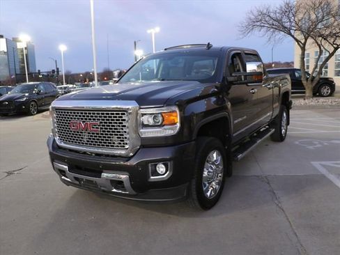 Used 2016 GMC Sierra 2500 Denali w/ Driver Alert Package image 2