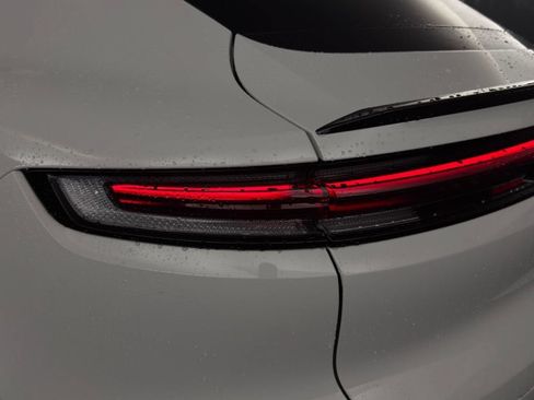 Certified 2026 Porsche Cayenne Coupe AWD/4WD image 12