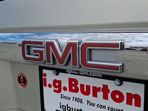 Used 2016 GMC Yukon XL Denali w/ Open Road Package image 38