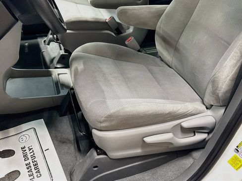 Used 2020 Toyota Sienna L FWD image 18