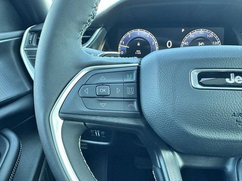 New 2025 Jeep Grand Cherokee L Altitude image 14