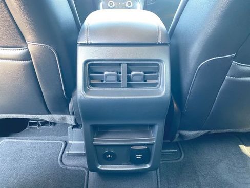 Used 2023 Ford Edge Titanium w/ Class II Trailer Tow Package AWD/4WD image 20