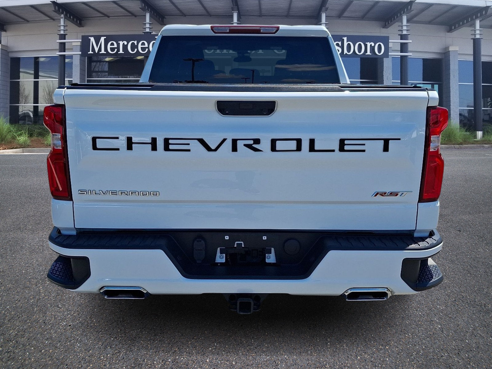 Used 2024 Chevrolet Silverado 1500 RST w/ Z71 Off-Road Package AWD/4WD image 5
