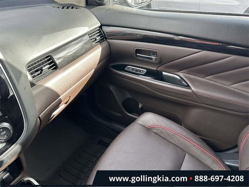 Used 2018 Mitsubishi Outlander SEL image 31