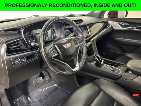 Used 2023 Cadillac XT6 Premium Luxury image 7