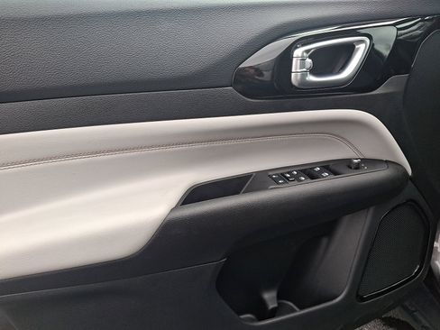 Certified 2023 Jeep Compass Limited image 12