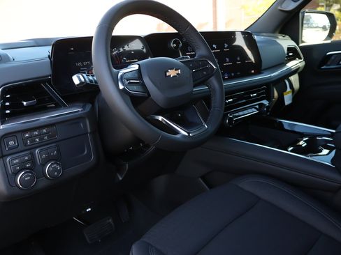 New 2026 Chevrolet Suburban LS image 3