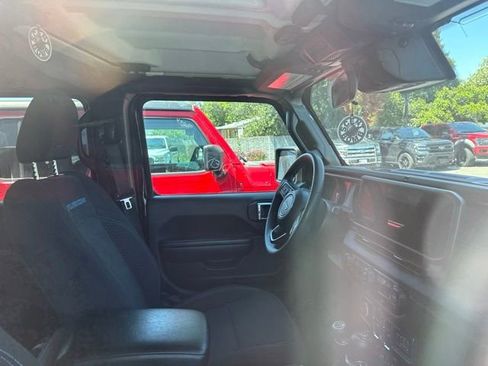 Used 2024 Jeep Wrangler Unlimited Rubicon 4xe AWD/4WD image 4