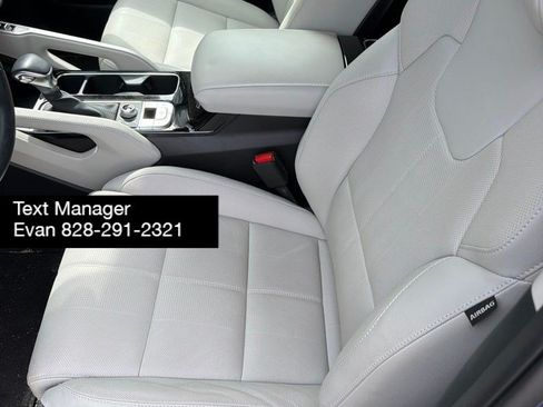 Used 2025 Kia Telluride SX w/ SX Captain's Chair Package AWD/4WD image 3