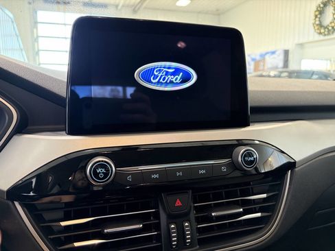 Used 2022 Ford Escape SE image 11