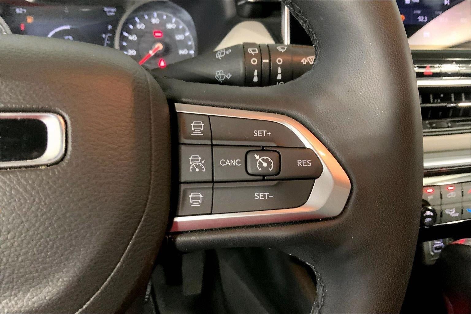Used 2025 Jeep Compass Limited AWD/4WD image 19