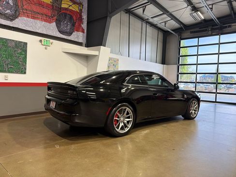 Used 2025 Dodge Charger Daytona Scat Pack w/ Track Pack AWD/4WD image 34