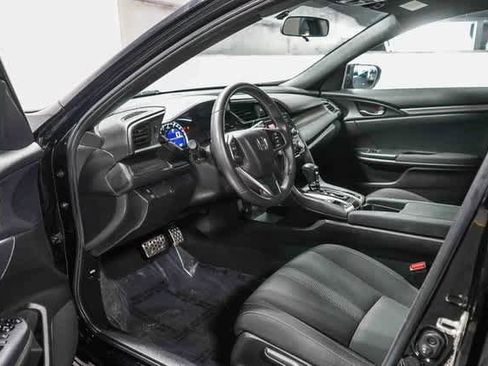 Used 2018 Honda Civic Sport image 17