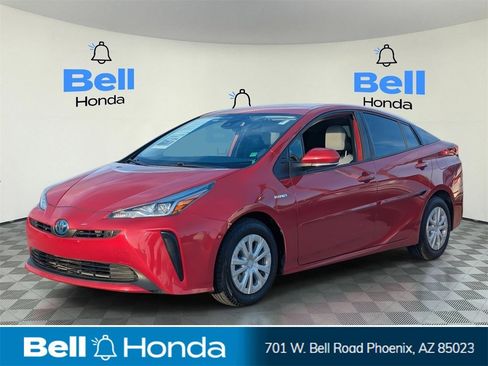 Used 2022 Toyota Prius LE image 1