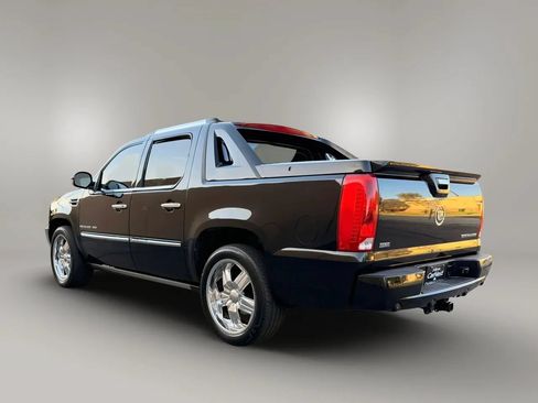 Used 2011 Cadillac Escalade EXT Premium AWD/4WD image 12