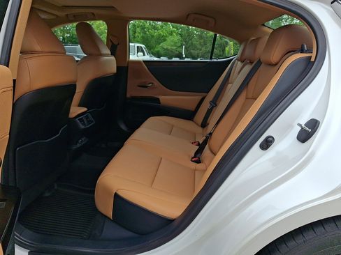 Certified 2023 Lexus ES 350 w/ Premium Package FWD image 11