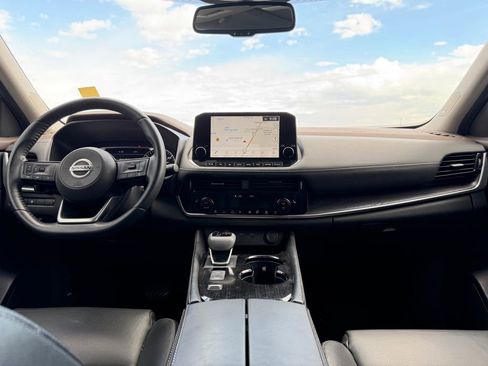 Used 2021 Nissan Rogue SL w/ Premium Package image 18