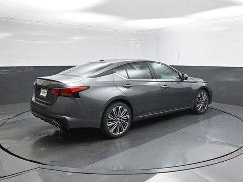 New 2026 Nissan Altima 2.5 SV w/ SV Premium Package FWD image 30