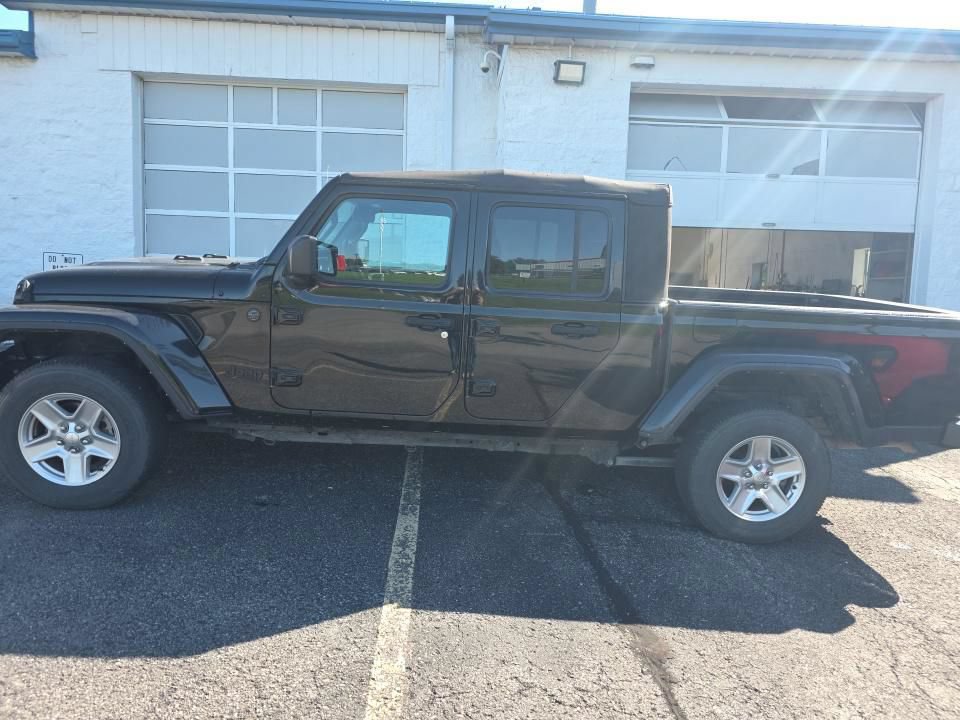 Used 2022 Jeep Gladiator Sport AWD/4WD image 4
