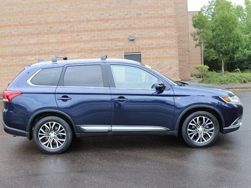 Used 2018 Mitsubishi Outlander GT AWD/4WD image 5