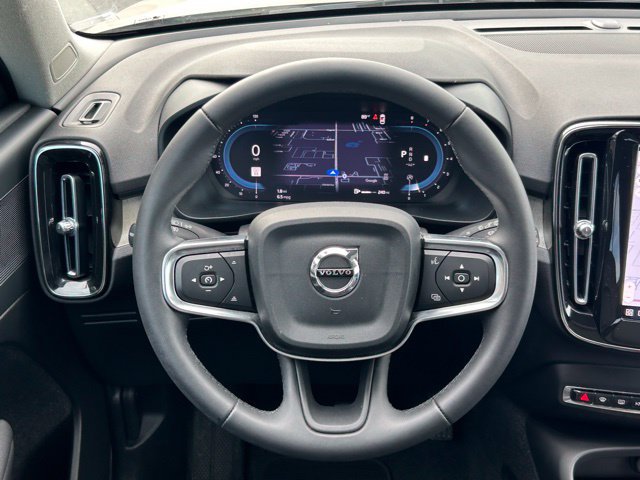 Used 2023 Volvo XC40 B5 Plus w/ Driver Assist Package AWD/4WD image 13