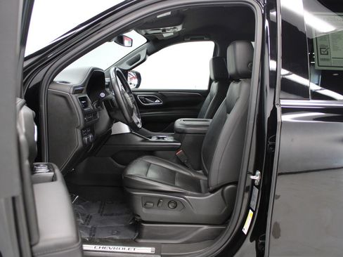 Used 2021 Chevrolet Suburban LT image 18