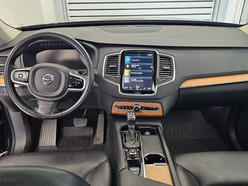 Certified 2022 Volvo XC90 T6 Momentum w/ Climate Package image 24