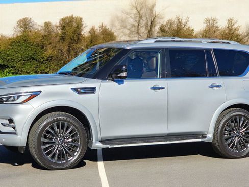 Used 2022 INFINITI QX80 Sensory w/ All-Season Package image 9