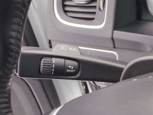 Used 2017 Volvo V60 T5 Cross Country w/ Convenience Package image 27