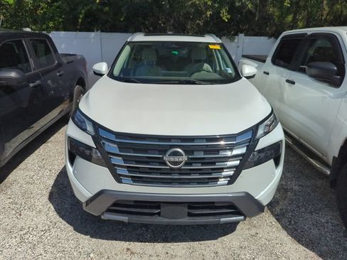 Certified 2024 Nissan Rogue SL w/ SL Premium Package AWD/4WD image 3