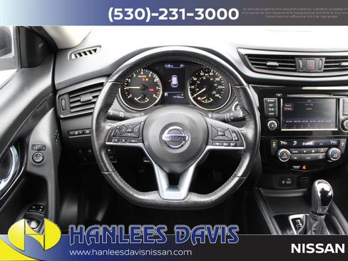 Used 2018 Nissan Rogue SL FWD image 17