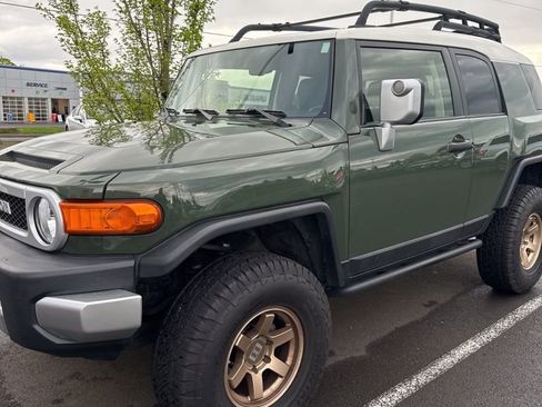 Used 2014 Toyota FJ Cruiser 4WD w/ Convenience Package image 1