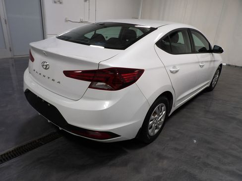 Used 2020 Hyundai Elantra SE w/ Cargo Package (C1) FWD image 4