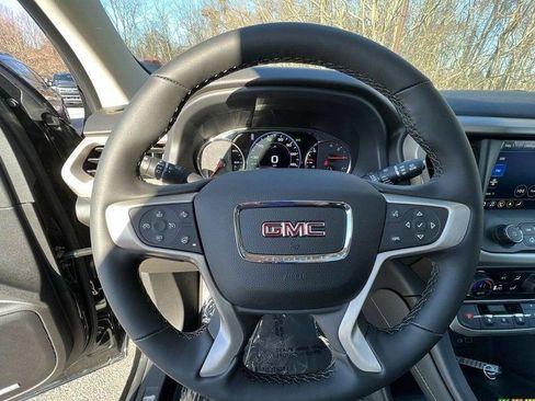 Used 2023 GMC Acadia Denali w/ Black Diamond Edition image 6