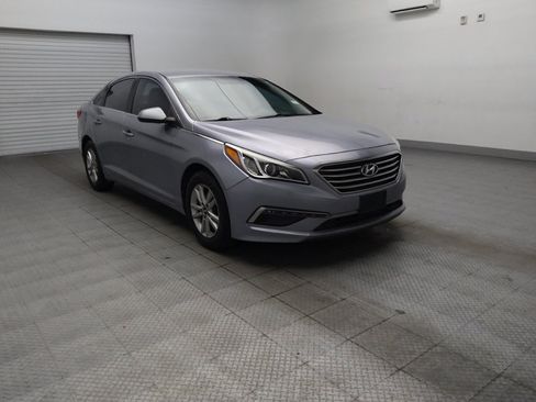 Used 2015 Hyundai Sonata SE w/ Option Group 09 FWD image 13