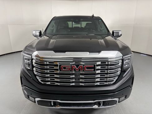 Used 2023 GMC Sierra 1500 Denali AWD/4WD image 3
