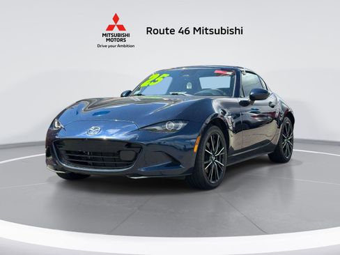 Used 2025 MAZDA MX-5 Miata RF Grand Touring RWD image 2