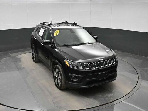 Used 2017 Jeep Compass Latitude w/ Popular Equipment Group image 22