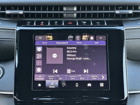 New 2025 Jeep Grand Cherokee Laredo image 12