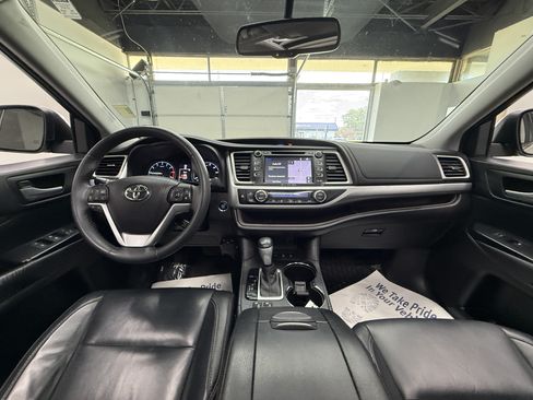 Used 2016 Toyota Highlander XLE AWD/4WD image 12