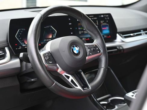 Used 2025 BMW X1 xDrive28i AWD/4WD image 31