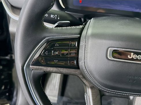 Used 2023 Jeep Grand Cherokee Overland w/ Luxury Tech Group IV image 24