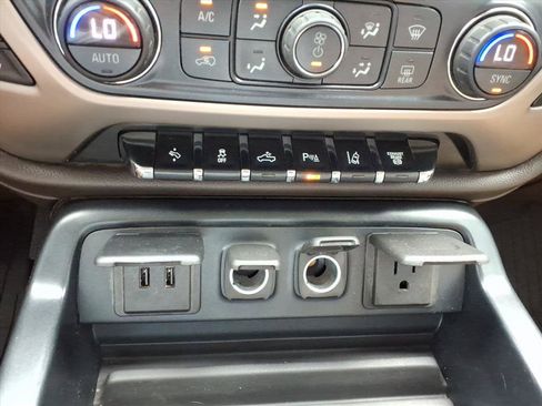 Used 2018 GMC Sierra 2500 Denali w/ Duramax Plus Package image 11