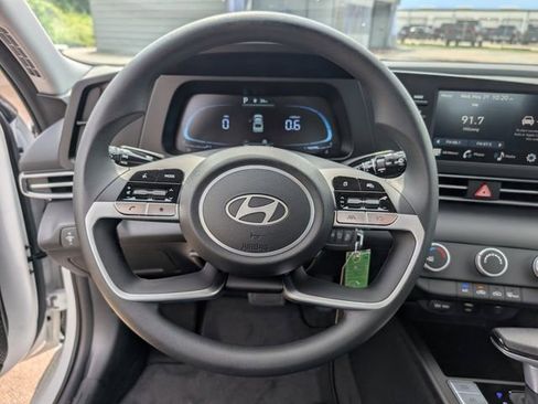 New 2026 Hyundai Elantra SE FWD image 14