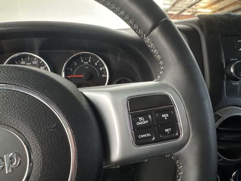 Used 2016 Jeep Wrangler Unlimited Sport image 12