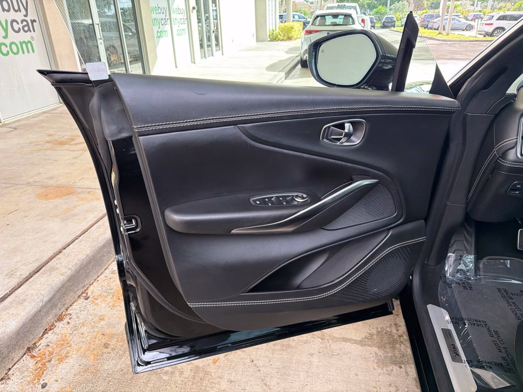 Used 2021 Aston Martin DBX AWD/4WD image 48