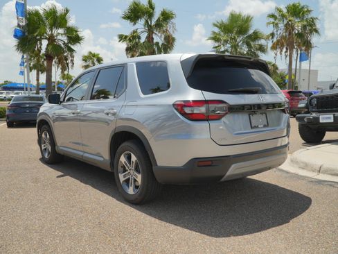Used 2025 Honda Pilot EX-L image 7
