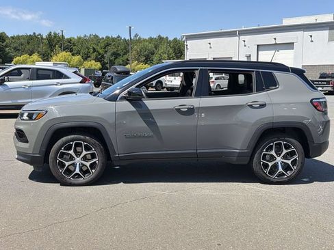 Used 2024 Jeep Compass Limited AWD/4WD image 10
