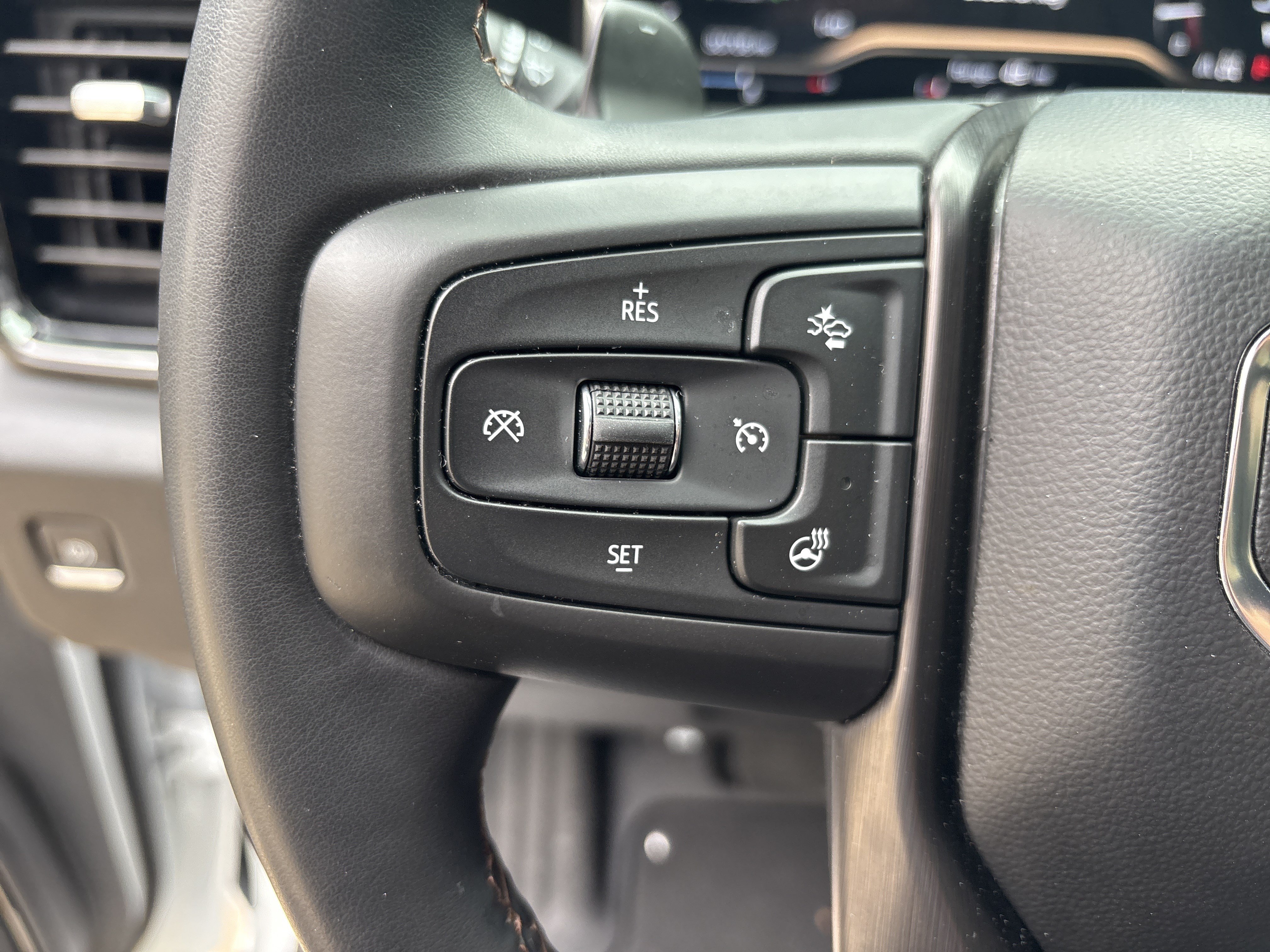 Used 2025 GMC Sierra 1500 AT4 w/ AT4 Premium Package AWD/4WD image 19